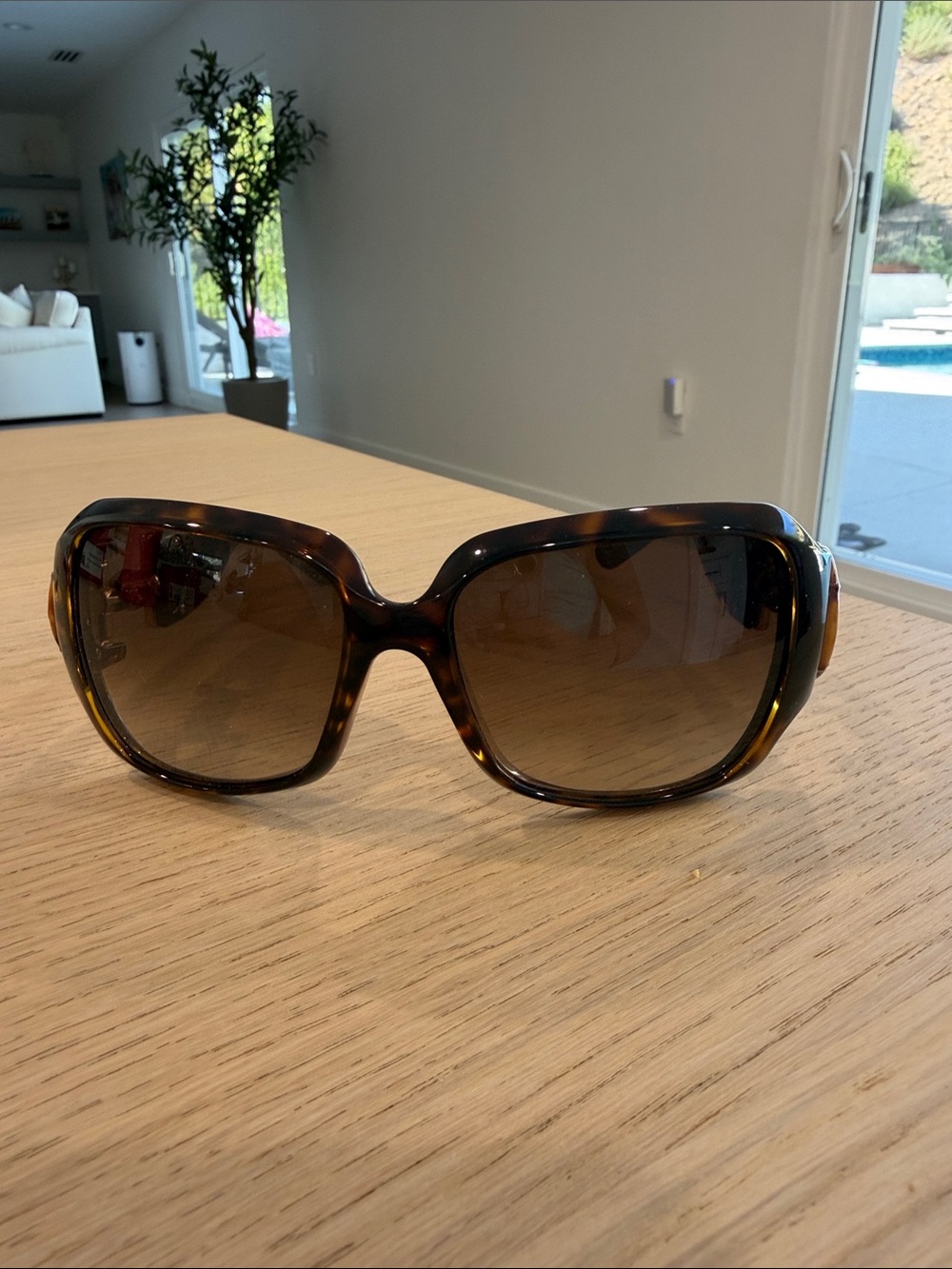 Gucci Oversized Tortoiseshell Sunglasses